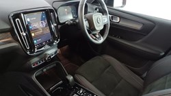 2022 (22) VOLVO XC40 2.0 B3P Plus Dark 5dr Auto 4739479