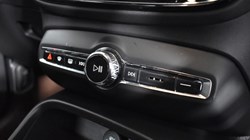 2022 (22) VOLVO XC40 2.0 B3P Plus Dark 5dr Auto 4739497