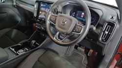 2022 (22) VOLVO XC40 2.0 B3P Plus Dark 5dr Auto 4739470