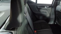 2022 (22) VOLVO XC40 2.0 B3P Plus Dark 5dr Auto 4739473