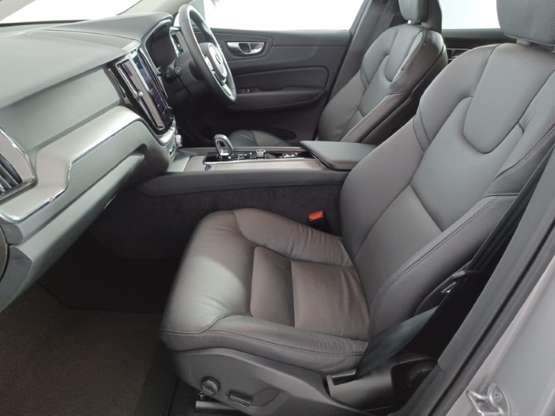 2024 (74) VOLVO XC60 2.0 B5P Core 5dr AWD Geartronic 4846227