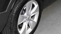 2024 (74) VOLVO XC40 2.0 B3P Core 5dr Auto 4762303