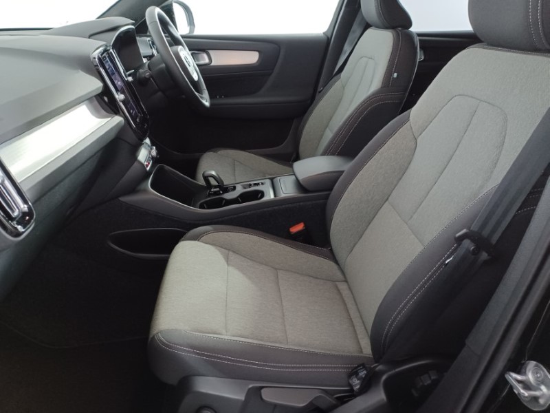2024 (74) VOLVO XC40 2.0 B3P Core 5dr Auto 4762272