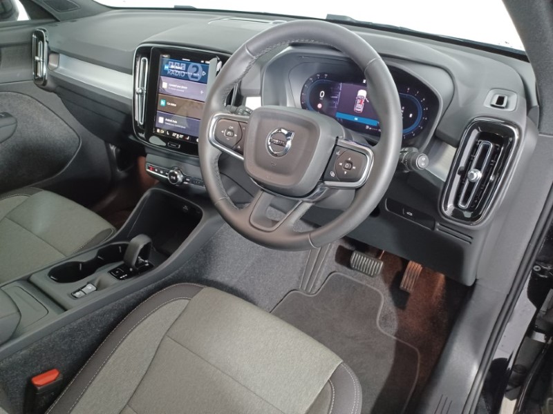 2024 (74) VOLVO XC40 2.0 B3P Core 5dr Auto 4762266