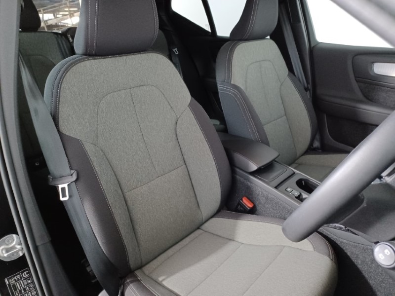 2024 (74) VOLVO XC40 2.0 B3P Core 5dr Auto 4762268