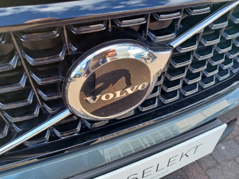 2025 (75) VOLVO XC40 2.0 B3P Plus Dark 5dr Auto 5395783