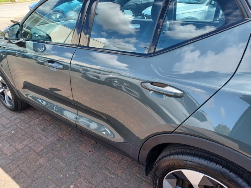2025 (75) VOLVO XC40 2.0 B3P Plus Dark 5dr Auto 5395729