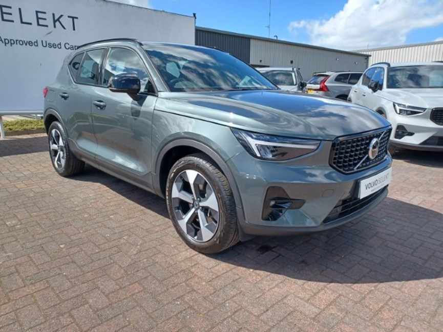 2025 (75) VOLVO XC40 2.0 B3P Plus Dark 5dr Auto