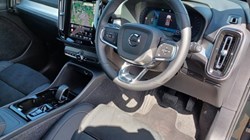 2025 (75) VOLVO XC40 2.0 B3P Plus Dark 5dr Auto 5395711