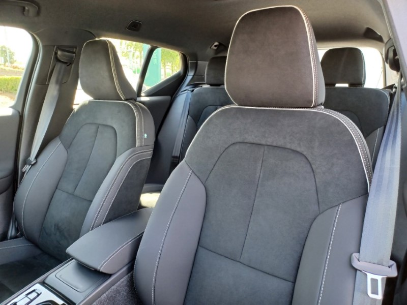 2025 (75) VOLVO XC40 2.0 B3P Plus Dark 5dr Auto 5395722