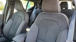 2025 (75) VOLVO XC40 2.0 B3P Plus Dark 5dr Auto 5395722