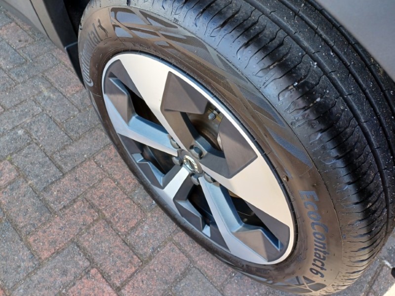 2025 (75) VOLVO XC40 2.0 B3P Plus Dark 5dr Auto 5395728
