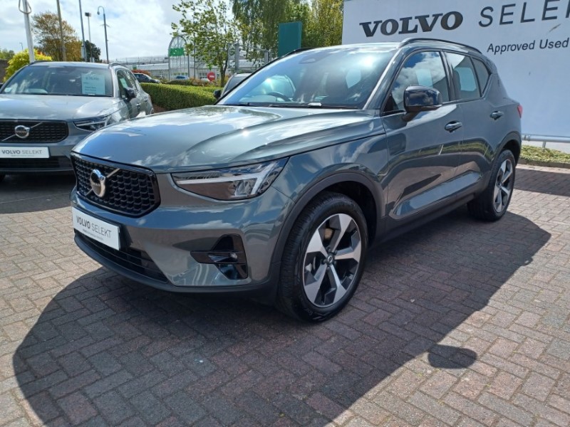 2025 (75) VOLVO XC40 2.0 B3P Plus Dark 5dr Auto 5395684