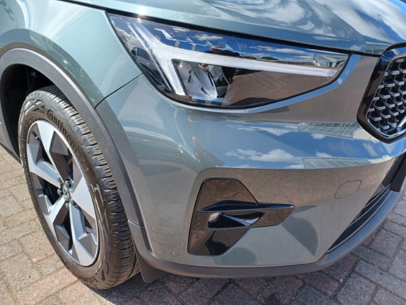 2025 (75) VOLVO XC40 2.0 B3P Plus Dark 5dr Auto 5395782