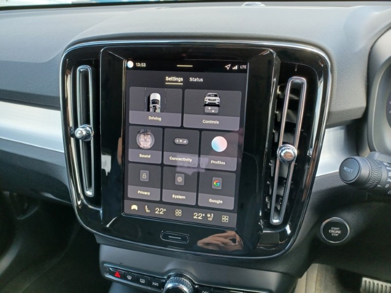 2025 (75) VOLVO XC40 2.0 B3P Plus Dark 5dr Auto 5395699