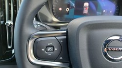 2025 (75) VOLVO XC40 2.0 B3P Plus Dark 5dr Auto 5395694