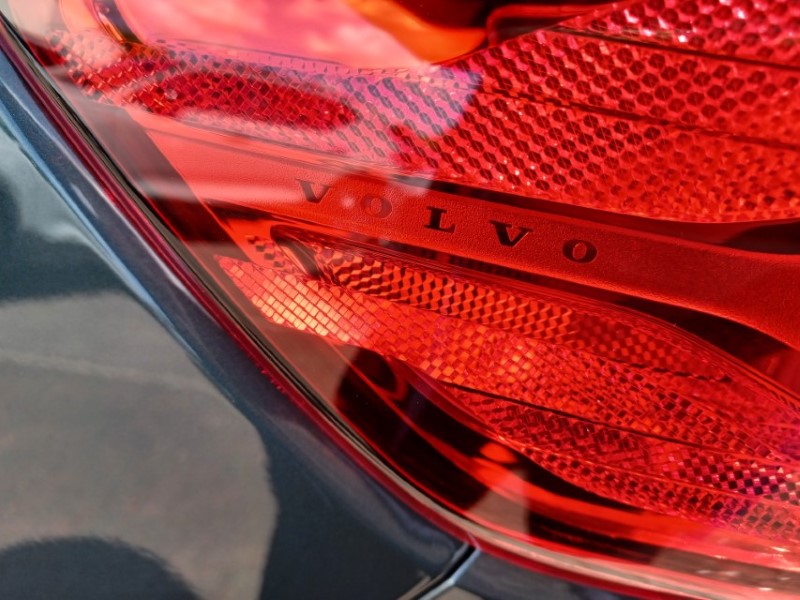 2025 (75) VOLVO XC40 2.0 B3P Plus Dark 5dr Auto 5395725
