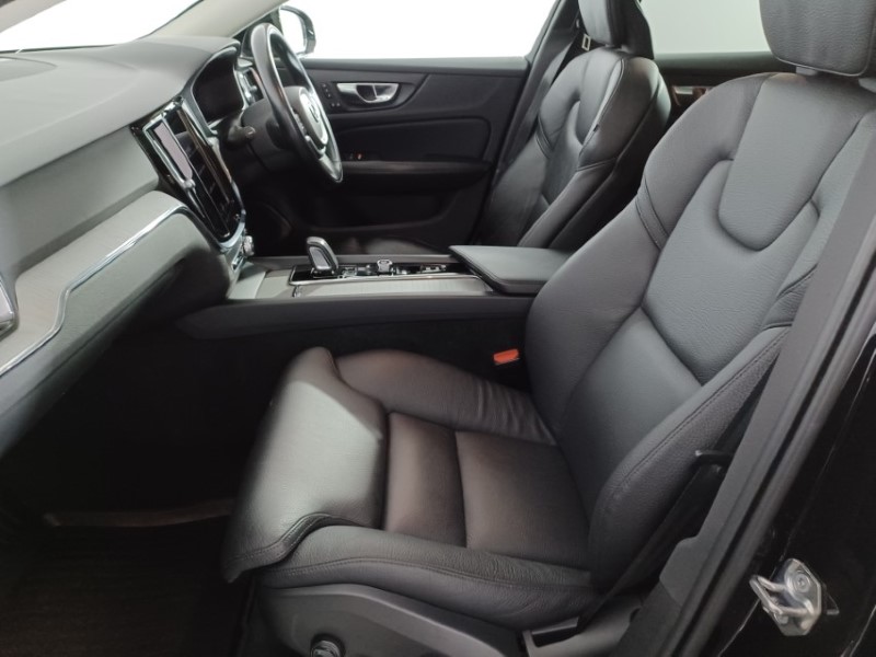 2021 (21) VOLVO V60 2.0 B5P Cross Country 5dr AWD Auto 4790438