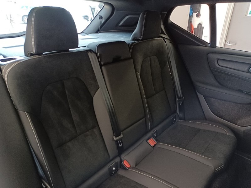 2025 (75) VOLVO XC40 2.0 B3P Plus Black Edition 5dr Auto 5537434