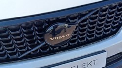 2025 (75) VOLVO XC40 2.0 B3P Plus Black Edition 5dr Auto 5537458