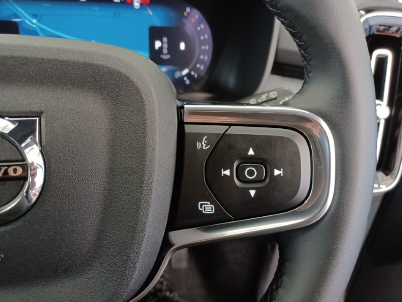 2025 (75) VOLVO XC40 2.0 B3P Plus Black Edition 5dr Auto 5537426