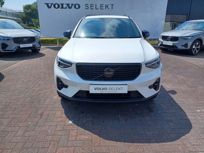 2025 (75) VOLVO XC40 2.0 B3P Plus Black Edition 5dr Auto 5537406