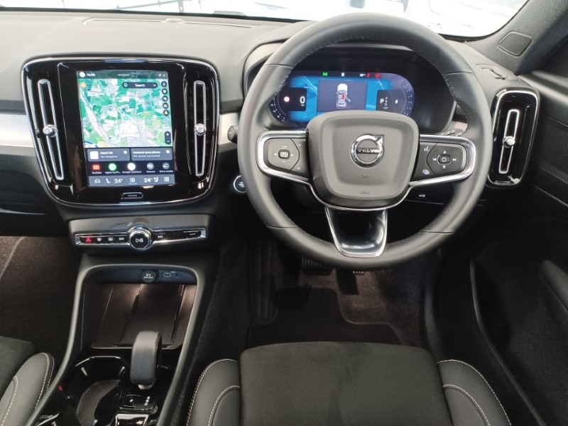 2025 (75) VOLVO XC40 2.0 B3P Plus Black Edition 5dr Auto 5537437