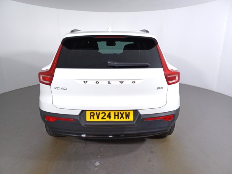 2024 (24) VOLVO XC40 2.0 B3P Plus Dark 5dr Auto 4796148