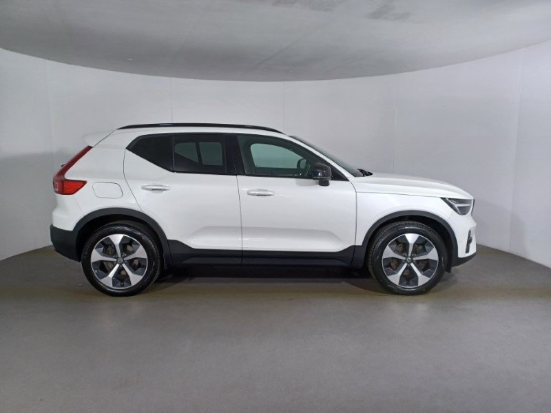 2024 (24) VOLVO XC40 2.0 B3P Plus Dark 5dr Auto 4796123