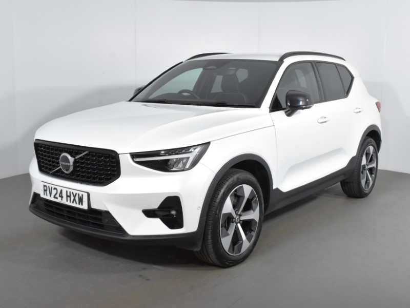 2024 (24) VOLVO XC40 2.0 B3P Plus Dark 5dr Auto 4796126