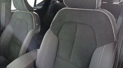 2024 (24) VOLVO XC40 2.0 B3P Plus Dark 5dr Auto 4796137