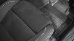 2024 (24) VOLVO XC40 2.0 B3P Plus Dark 5dr Auto 4796183