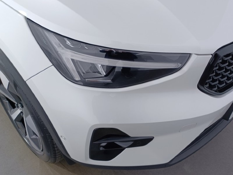 2024 (24) VOLVO XC40 2.0 B3P Plus Dark 5dr Auto 4796156