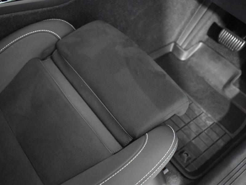 2024 (24) VOLVO XC40 2.0 B3P Plus Dark 5dr Auto 4796184