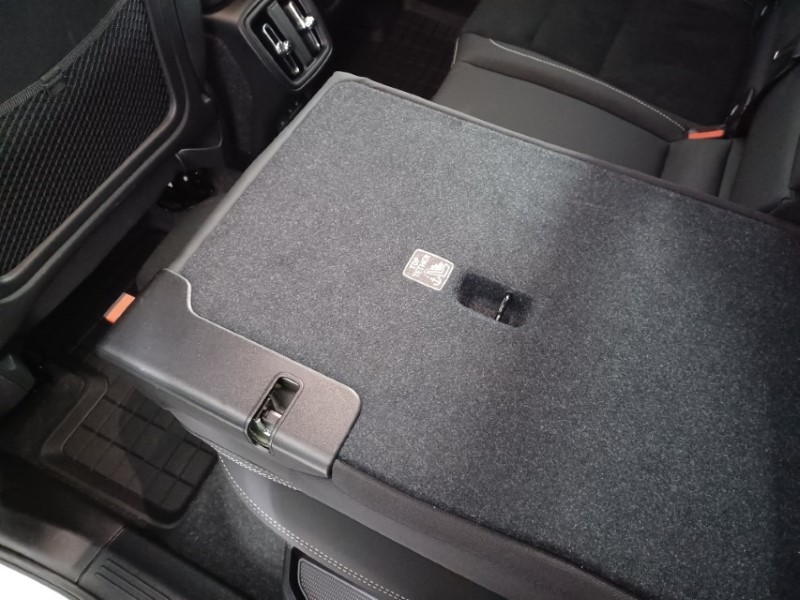 2024 (24) VOLVO XC40 2.0 B3P Plus Dark 5dr Auto 4796140