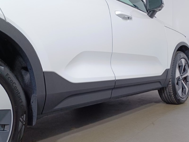 2024 (24) VOLVO XC40 2.0 B3P Plus Dark 5dr Auto 4796155