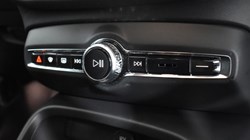 2024 (24) VOLVO XC40 2.0 B3P Plus Dark 5dr Auto 4796178