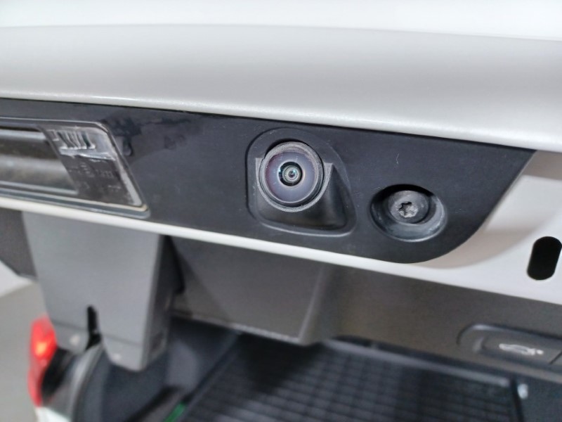 2024 (24) VOLVO XC40 2.0 B3P Plus Dark 5dr Auto 4796147