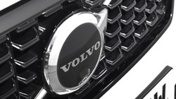 2024 (24) VOLVO XC40 2.0 B3P Plus Dark 5dr Auto 4796186