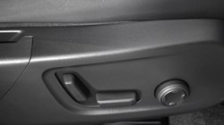 2024 (24) VOLVO XC40 2.0 B3P Plus Dark 5dr Auto 4796182