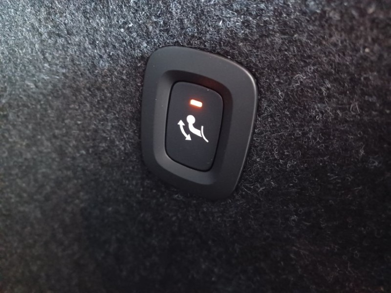 2024 (24) VOLVO XC40 2.0 B3P Plus Dark 5dr Auto 4796144