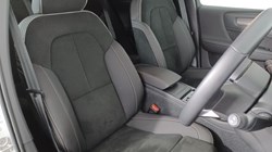 2024 (24) VOLVO XC40 2.0 B3P Plus Dark 5dr Auto 4796131