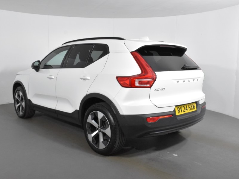 2024 (24) VOLVO XC40 2.0 B3P Plus Dark 5dr Auto 4796128