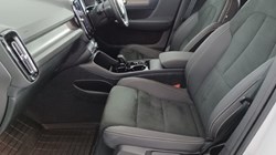 2024 (24) VOLVO XC40 2.0 B3P Plus Dark 5dr Auto 4796135