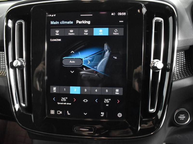 2024 (24) VOLVO XC40 2.0 B3P Plus Dark 5dr Auto 4796166