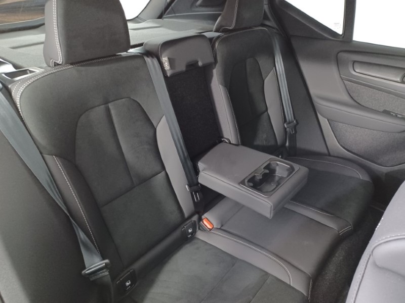 2024 (24) VOLVO XC40 2.0 B3P Plus Dark 5dr Auto 4796133