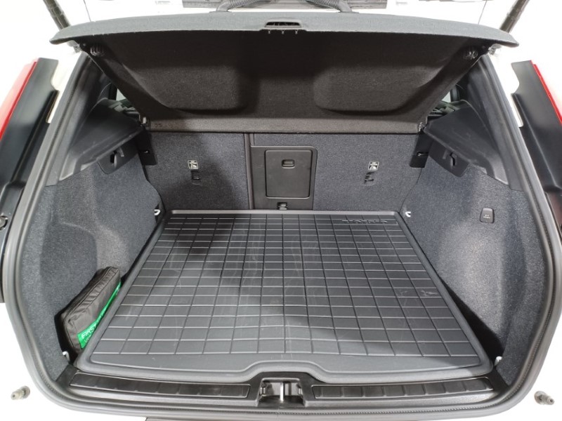 2024 (24) VOLVO XC40 2.0 B3P Plus Dark 5dr Auto 4796141