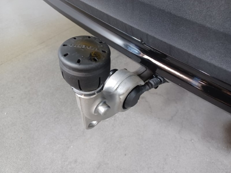 2024 (24) VOLVO XC40 2.0 B3P Plus Dark 5dr Auto 4796145