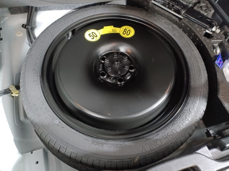 2024 (24) VOLVO XC40 2.0 B3P Plus Dark 5dr Auto 4796143