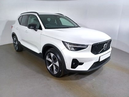 2024 (24) VOLVO XC40 2.0 B3P Plus Dark 5dr Auto